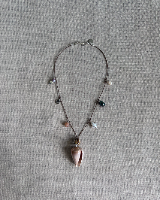 CONE SHELL NECKLACE 01
