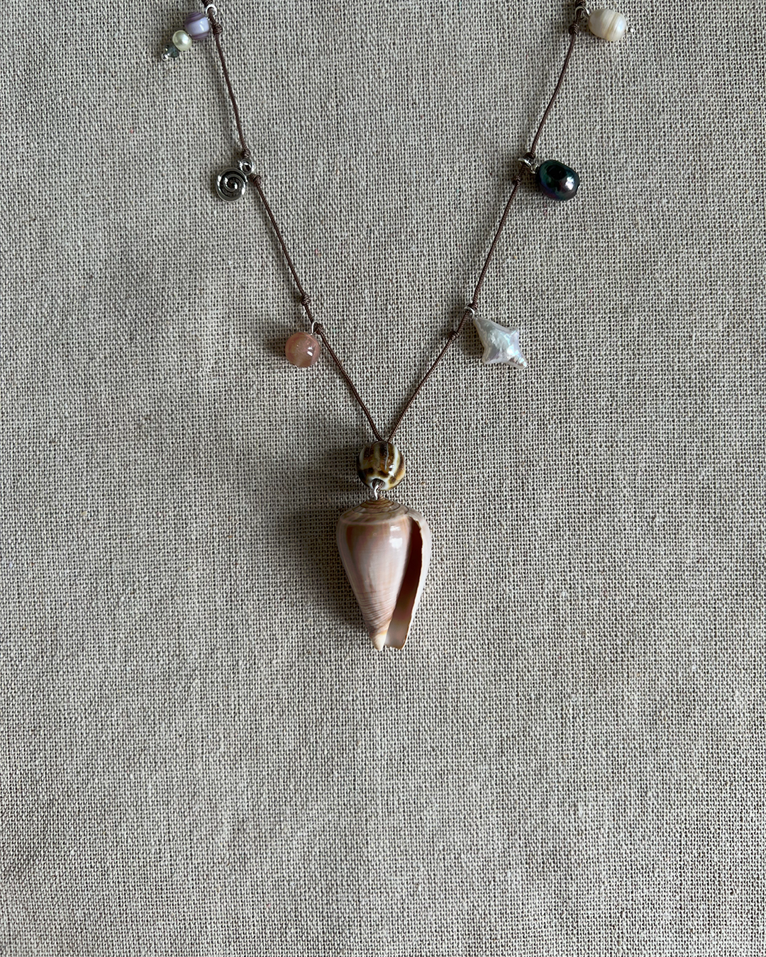 CONE SHELL NECKLACE 01