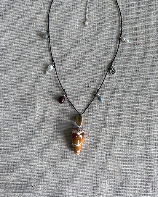 CONE SHELL NECKLACE 02