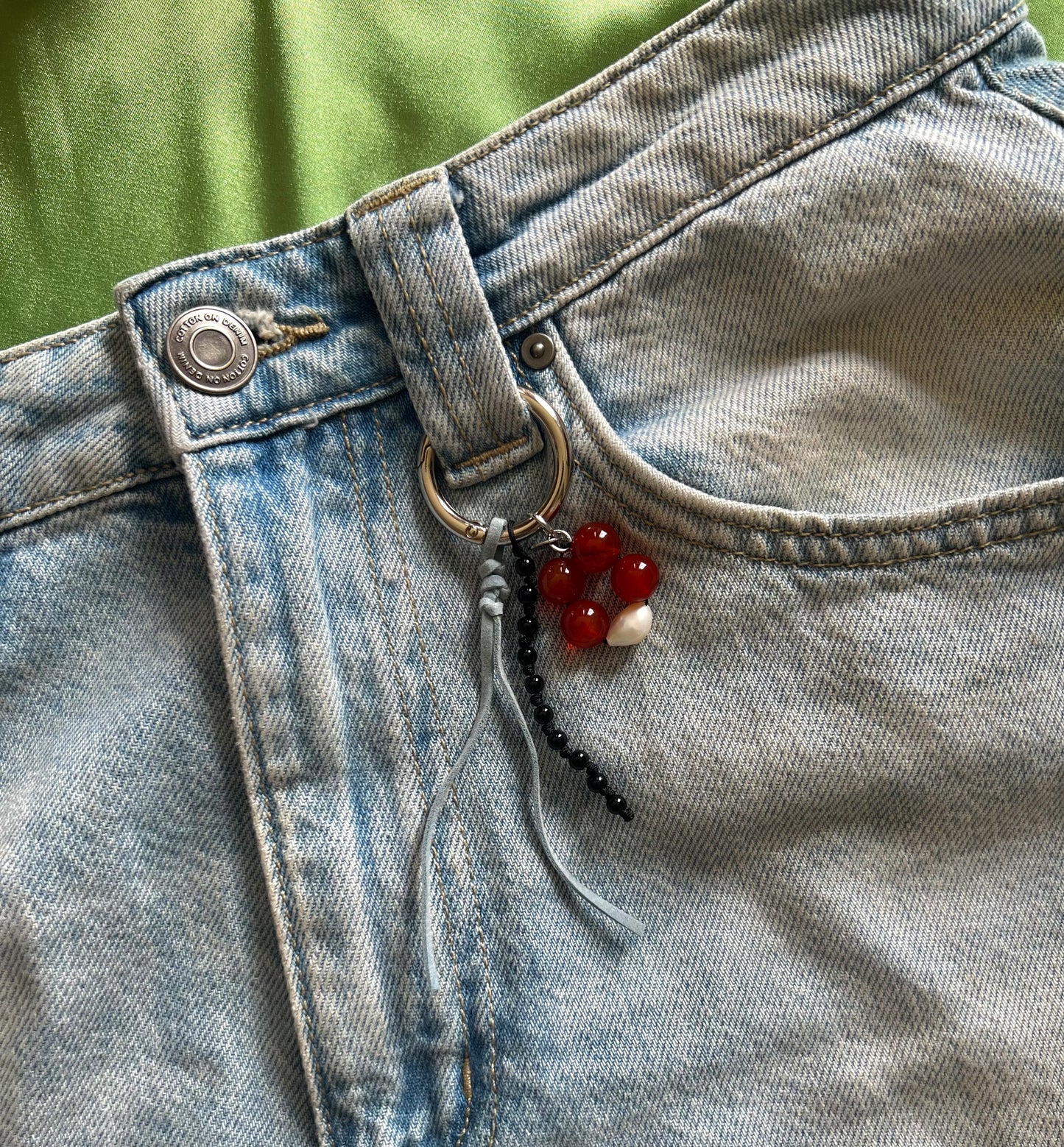 BLOOM KEYCHAIN