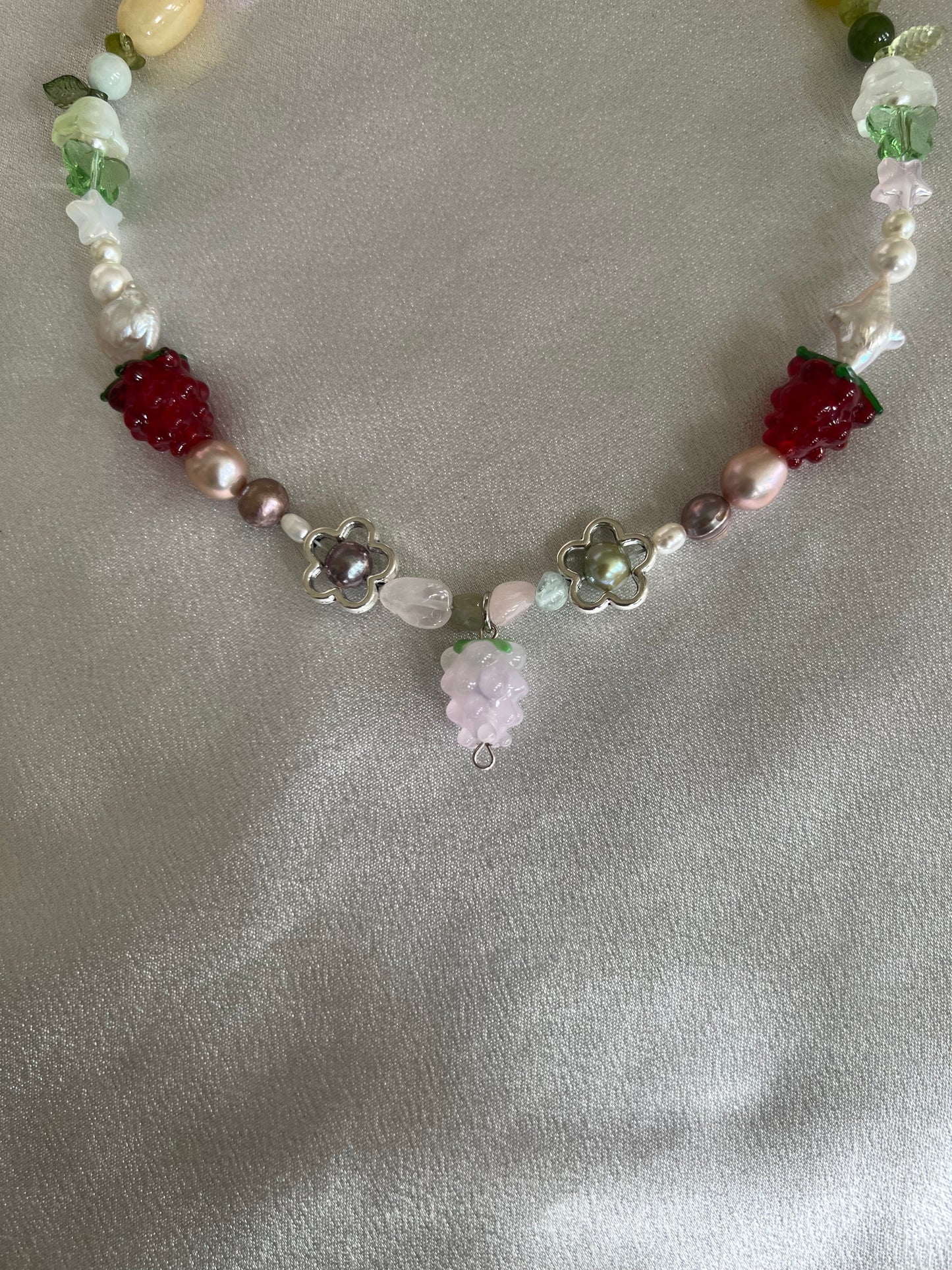 RASPBERRY PATCH CHOKER