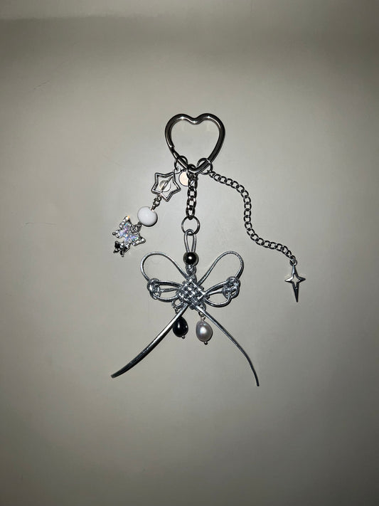 PEARLY FLUTTER KEYCHAIN