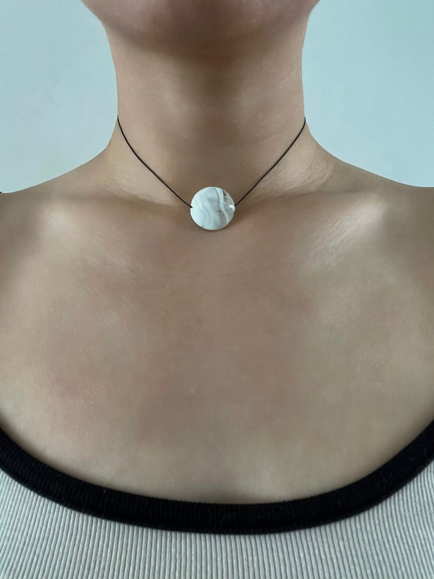 GLASS PENDANT NECKLACE 08