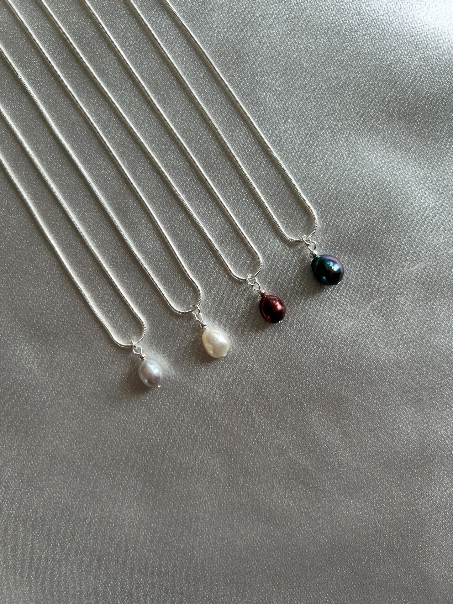 SNAKE CHAIN PEARL NECKLACE