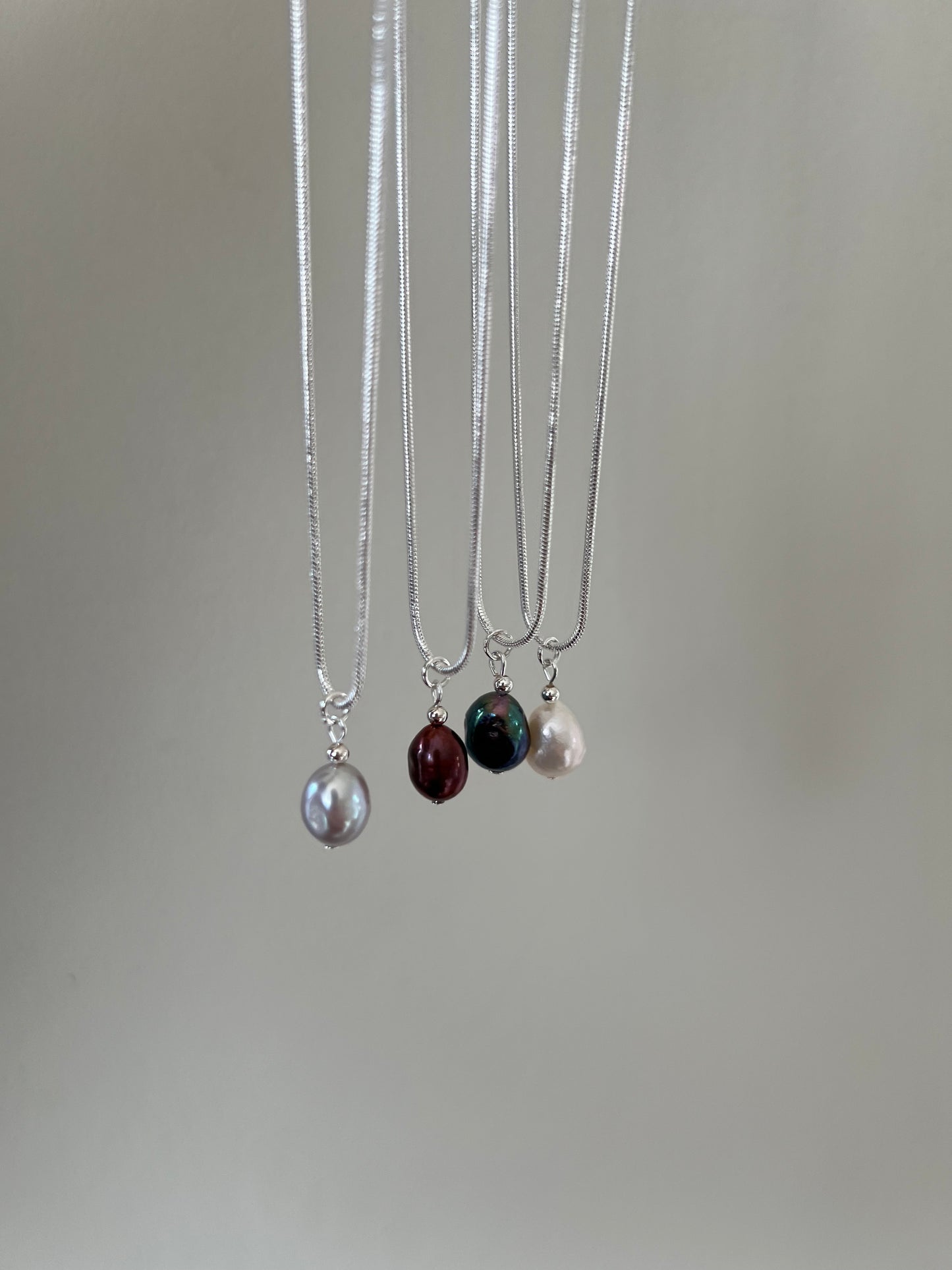 SNAKE CHAIN PEARL NECKLACE