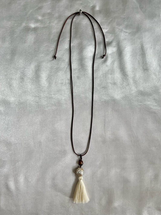 TURBAN SHELL TASSEL NECKLACE