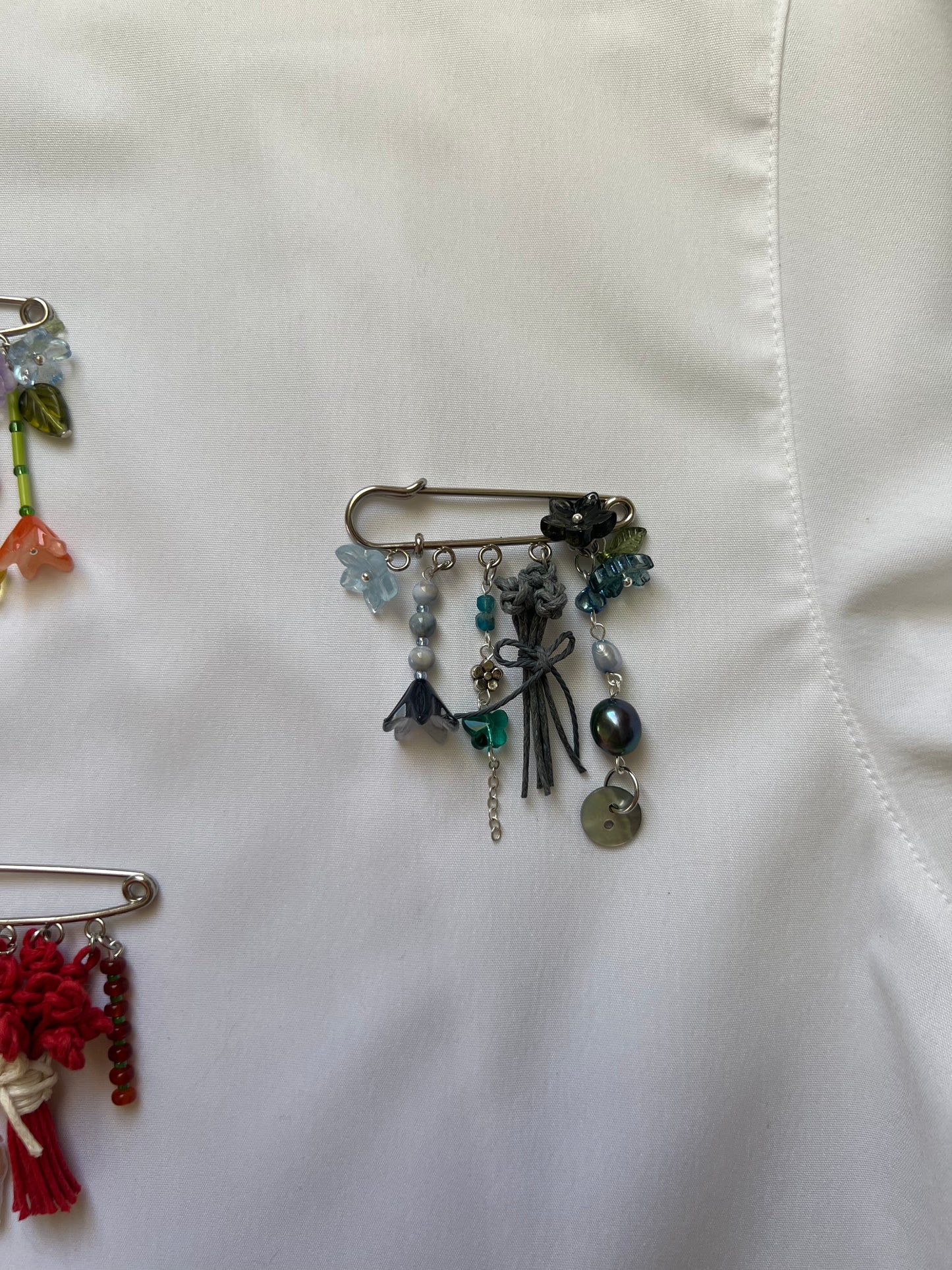 MIDNIGHT BLOOM BROOCH