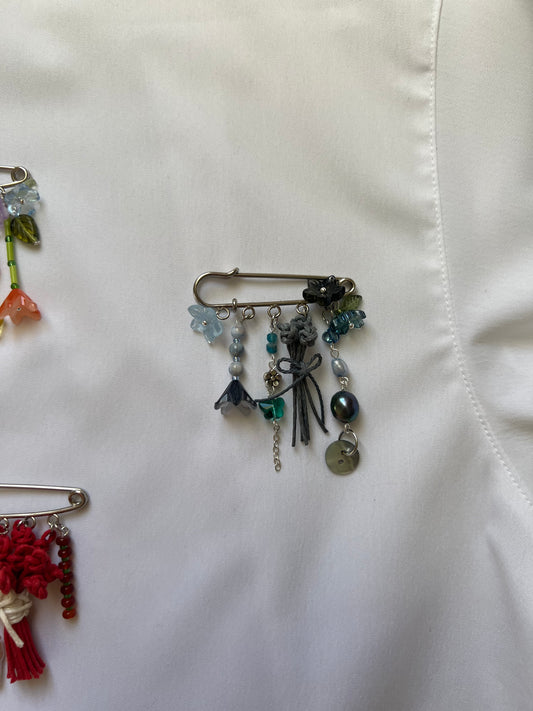 MIDNIGHT BLOOM BROOCH