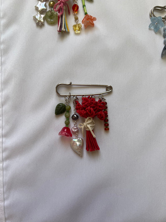 ROSE BOUQUET BROOCH