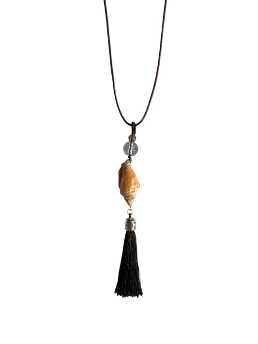 DOVE SHELL TASSEL NECKLACE BROWN