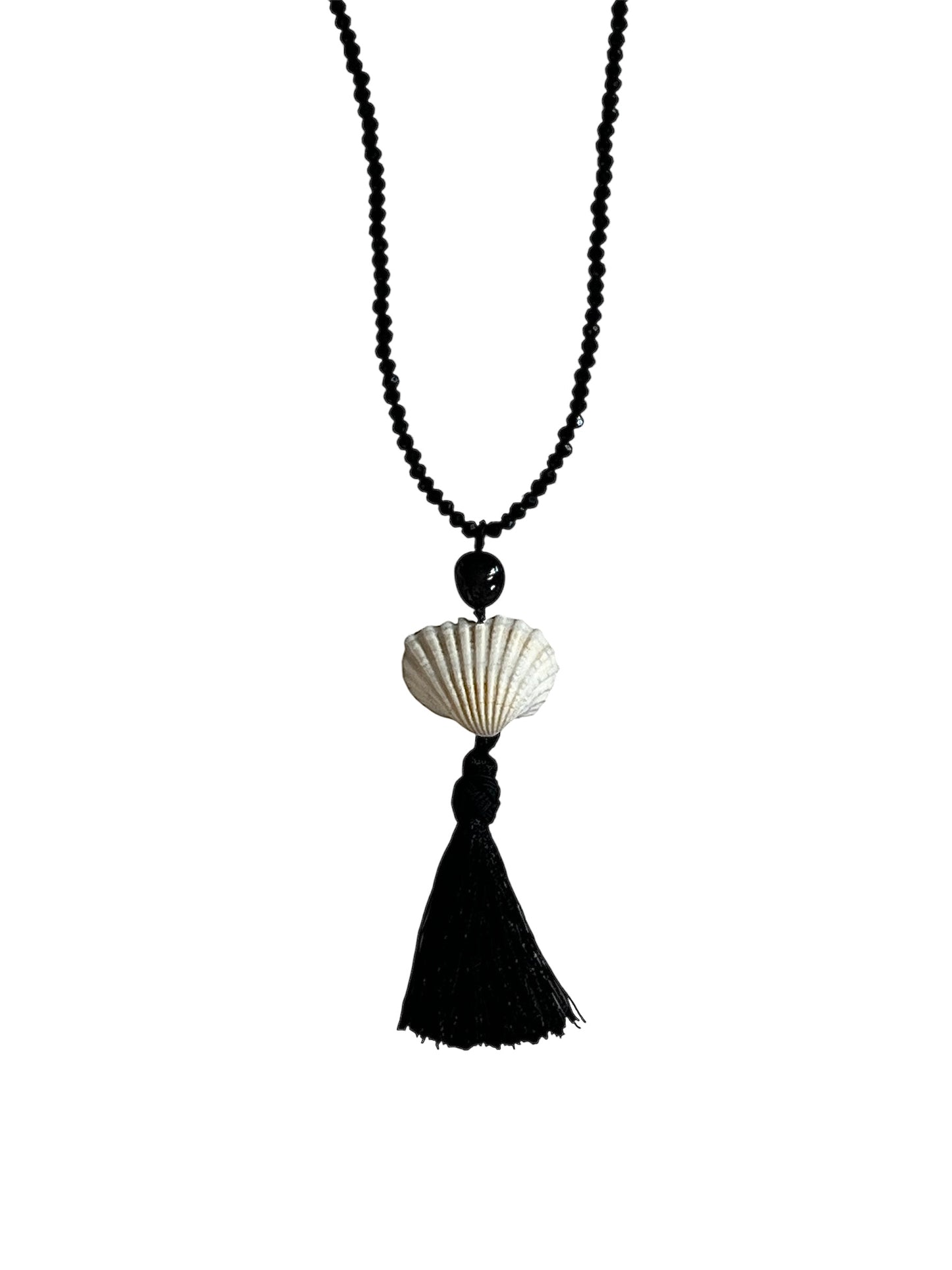 WHITE ARK SHELL TASSEL NECKLACE