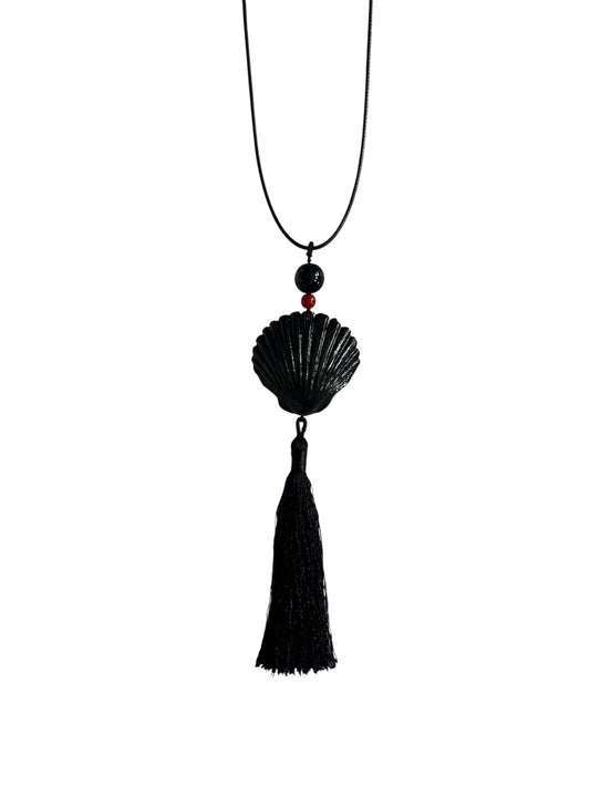 SCALLOP SHELL TASSEL NECKLACE BLACK