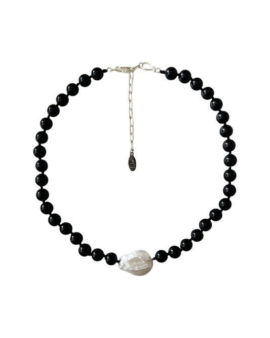 VOID ONYX PEARL NECKLACE
