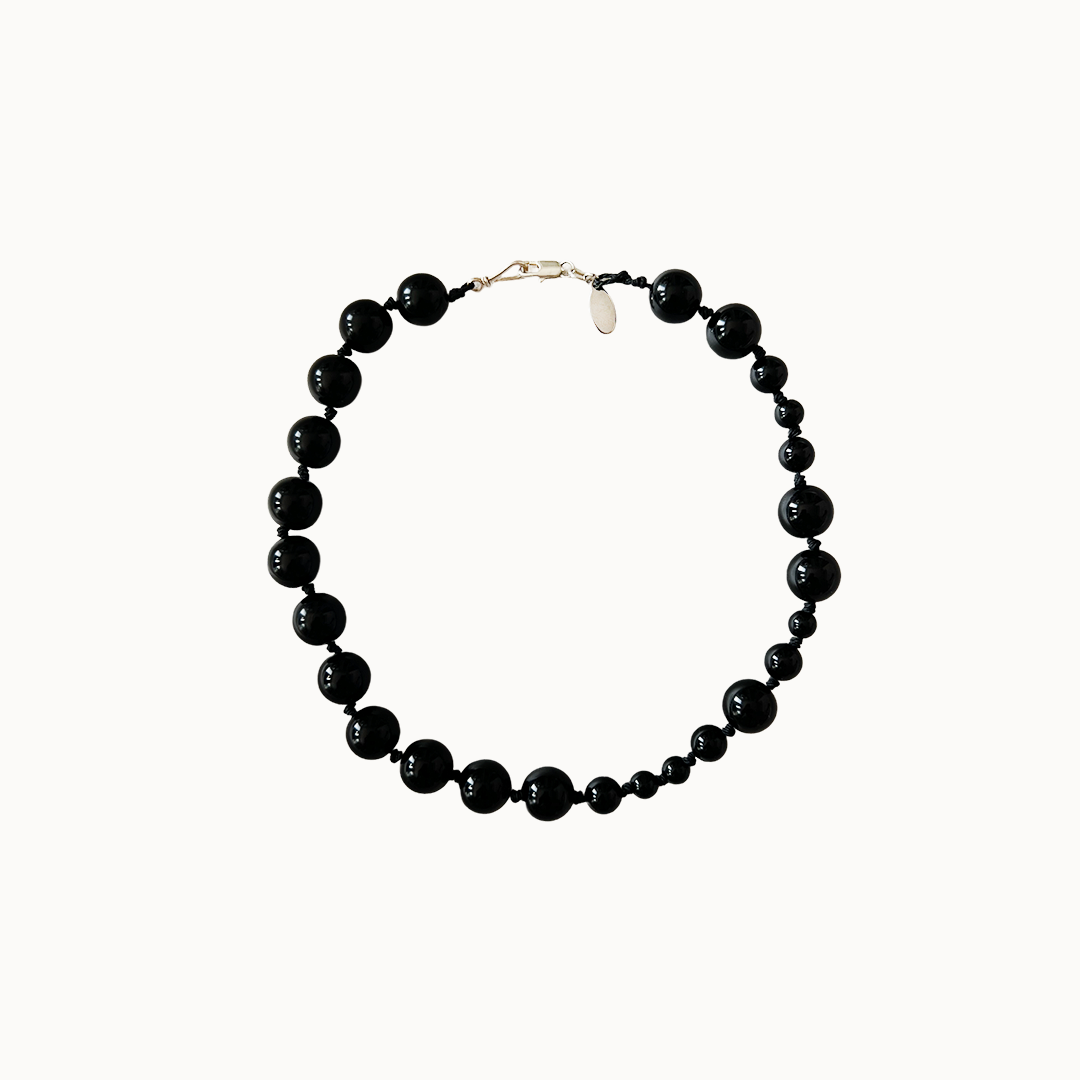 DEW ONYX NECKLACE