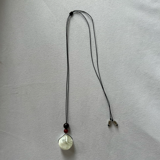 GLASS PENDANT NECKLACE 08