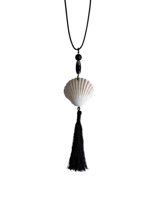 SCALLOP SHELL TASSEL NECKLACE