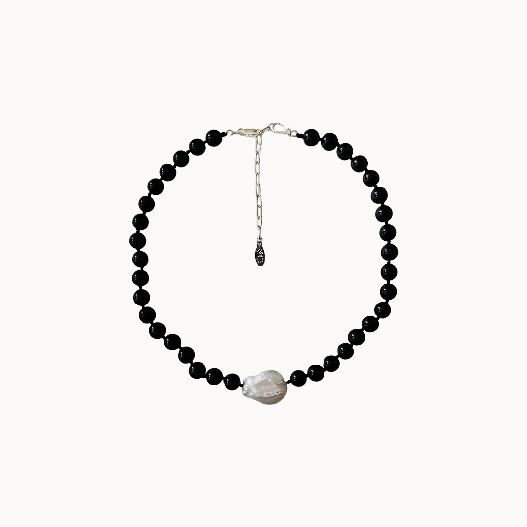 VOID ONYX PEARL NECKLACE